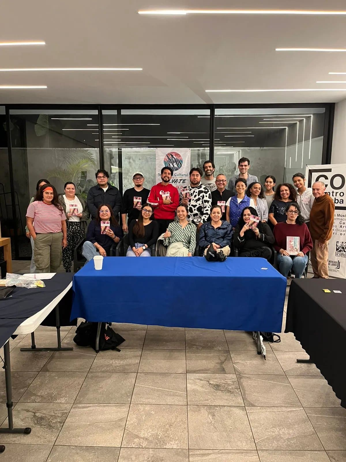 Reunión del club de lectura en la Casa de Cultura